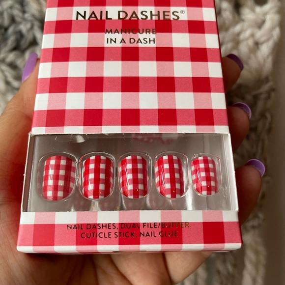 Red Aspe Nail Dashes in Picnic with Sydney Red and White Checkered Press Ons - Picture 2 of 4